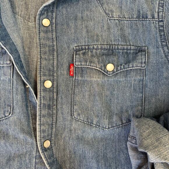 Levi’s Western Style Denim Shirt With Pearl Snaps - Picture 5 of 8